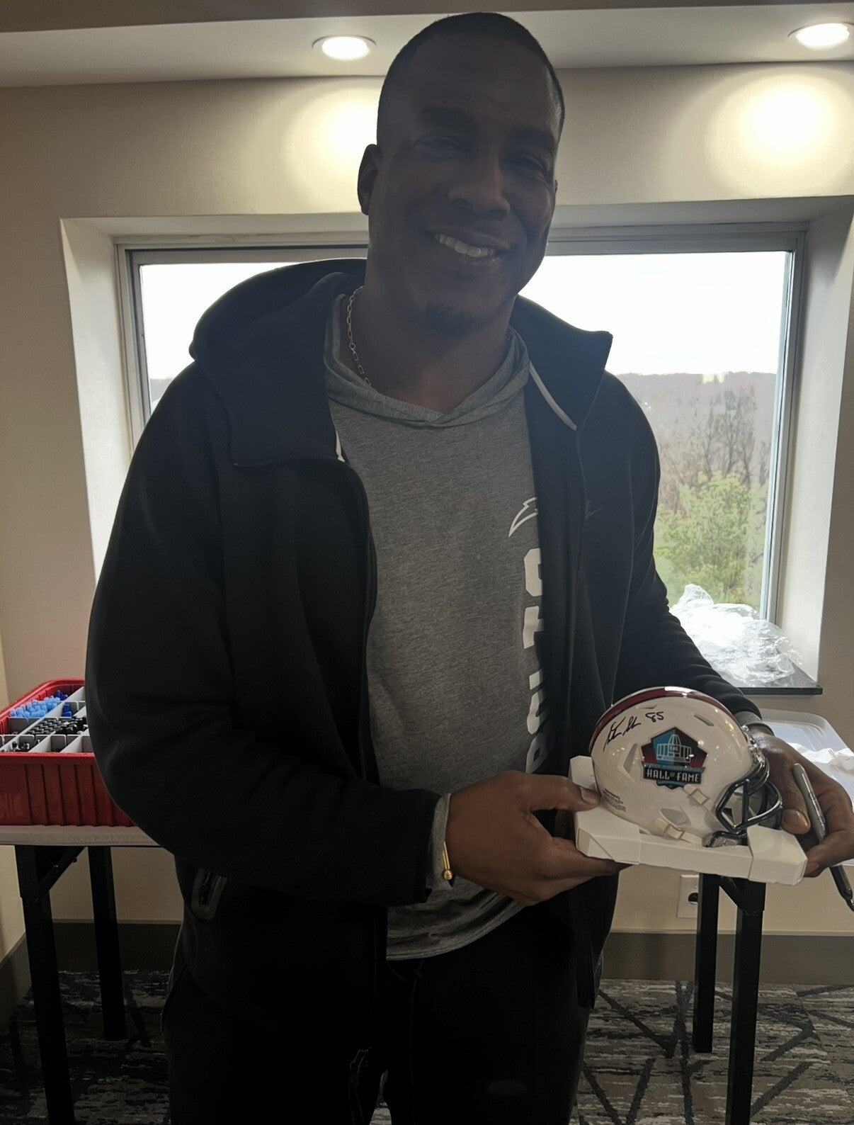 Antonio Gates Signed HOF Logo Mini Helmet Beckett Witness BAS COA Chargers3