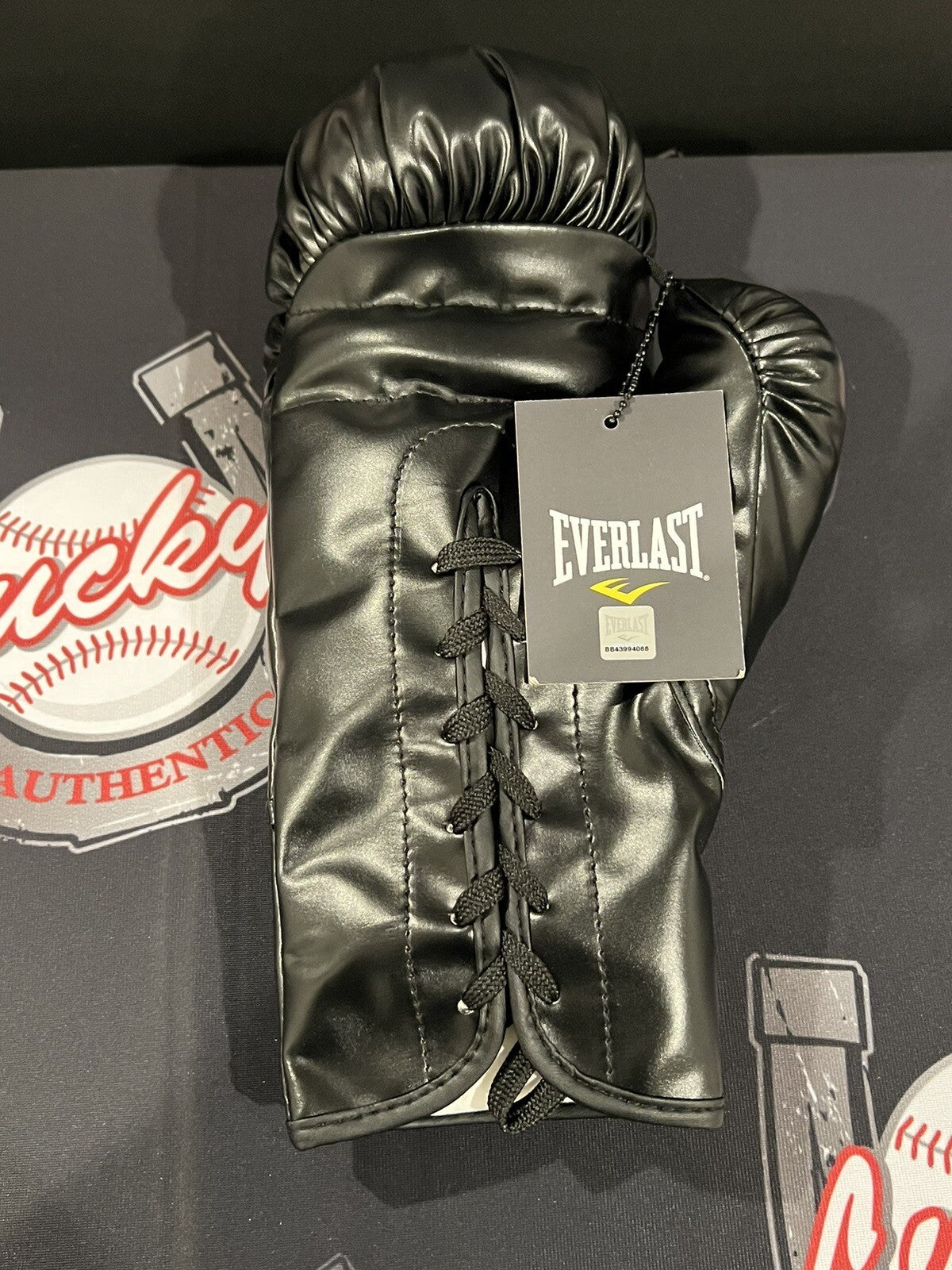 Michael B Jordan Signed Auto Black Everlast Boxing Glove Beckett Witness BAS COA3