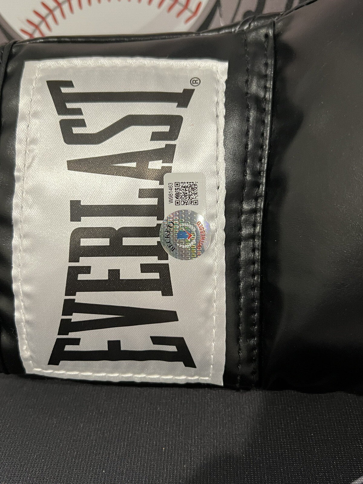 Michael B Jordan Signed Auto Black Everlast Boxing Glove Beckett Witness BAS COA2
