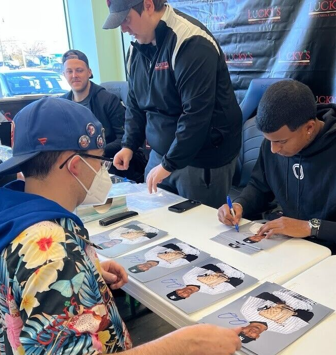 Luis Medina Signed Autographed New York Yankees 8x10 Photo PSA COA #21