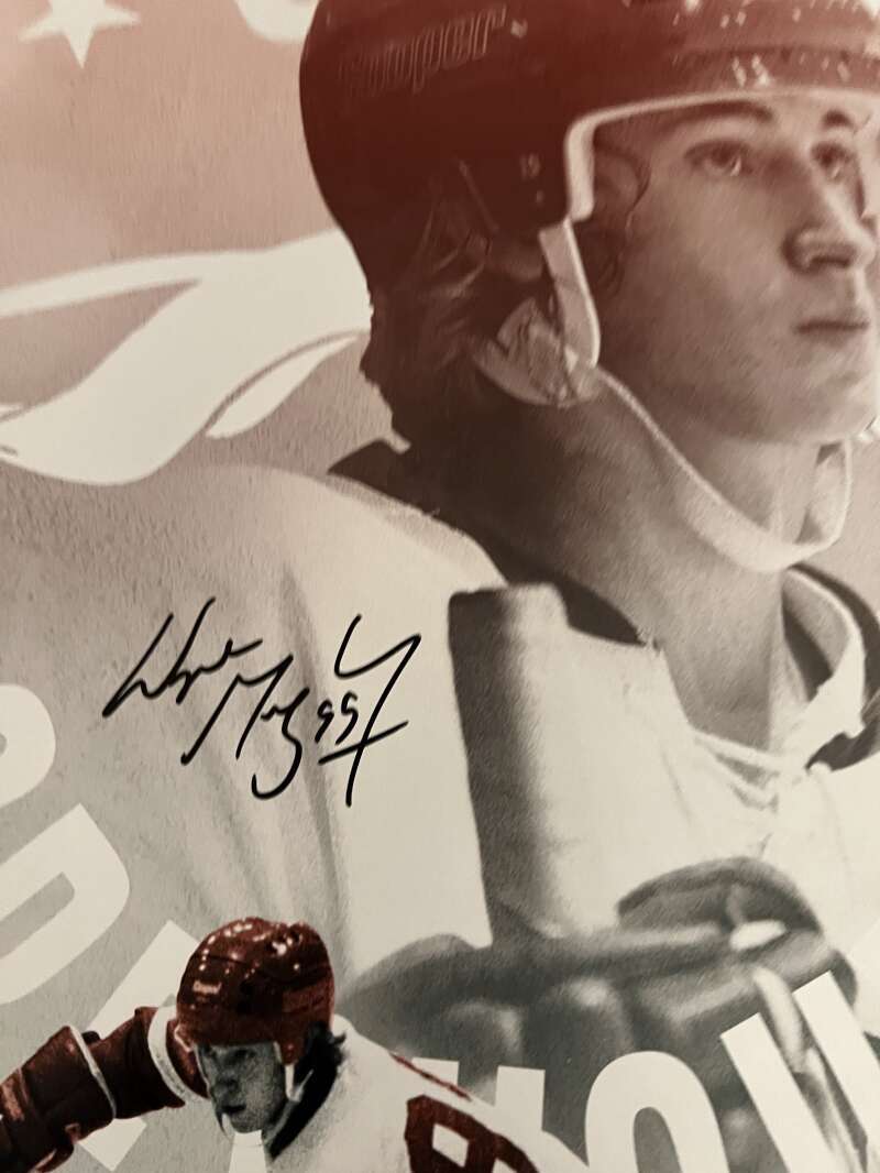 Wayne Gretzky Signed Auto 16x24 Photo Sault Ste. Marie Greyhounds 7/99 UDA COA1