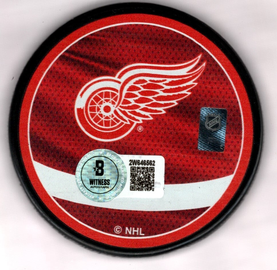 Chris Chelios Signed Auto Red Wings Reverse Retro Puck HOF 2013 Beckett BAS COA1