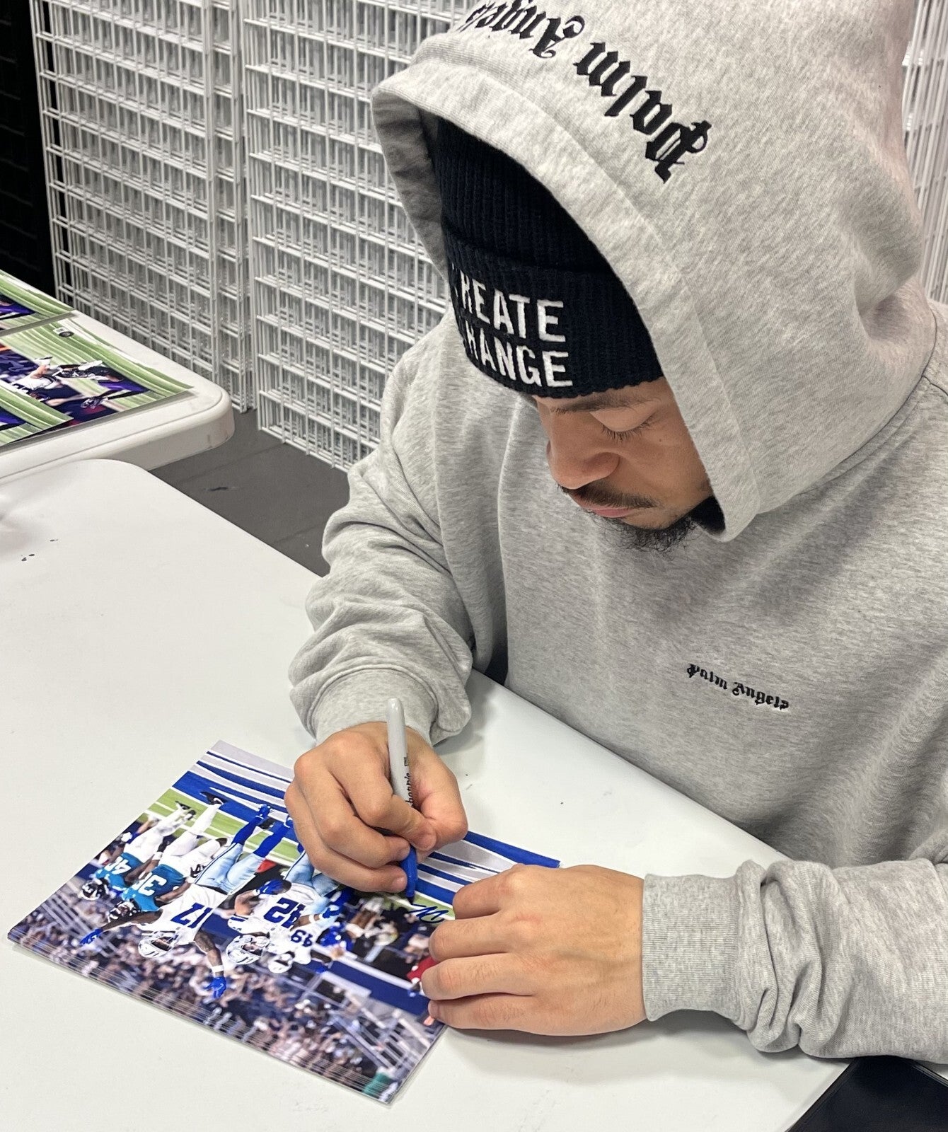 Deuce Vaughn Signed Dallas Cowboys 8x10 Photo Beckett Witness BAS COA #21