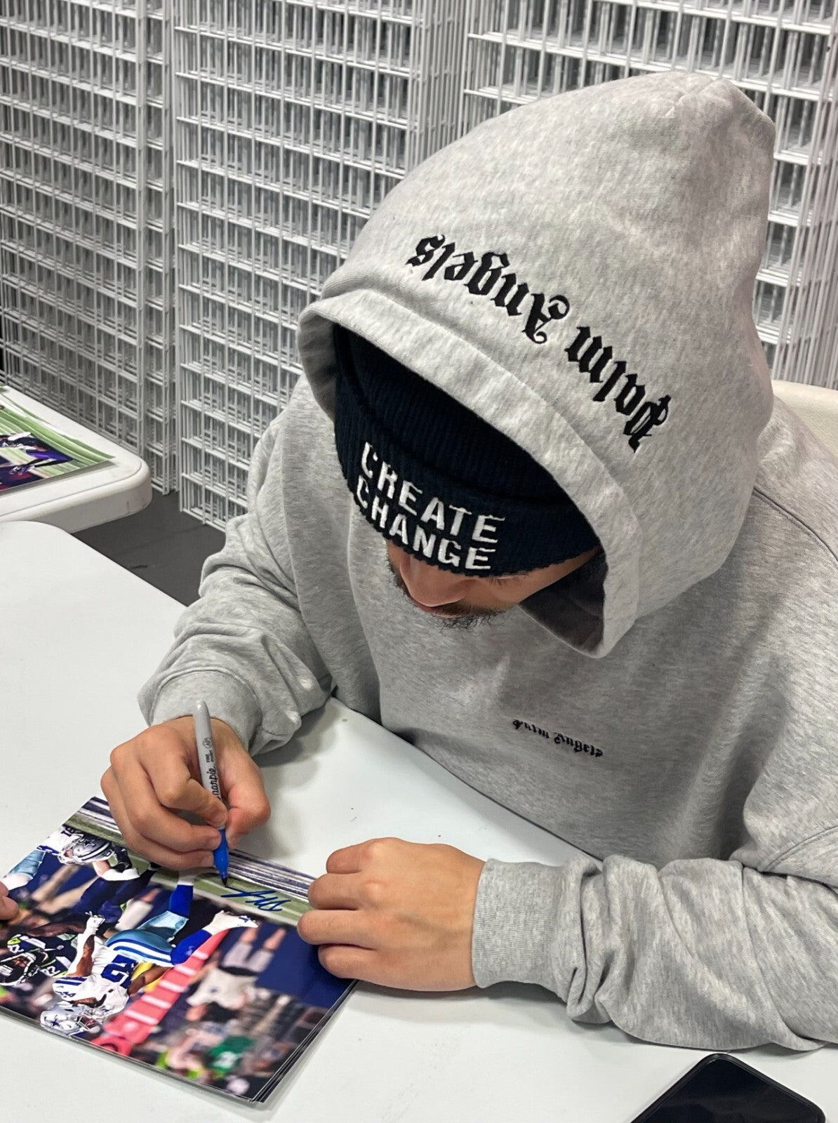 Deuce Vaughn Signed Dallas Cowboys 8x10 Photo Beckett Witness BAS COA #11