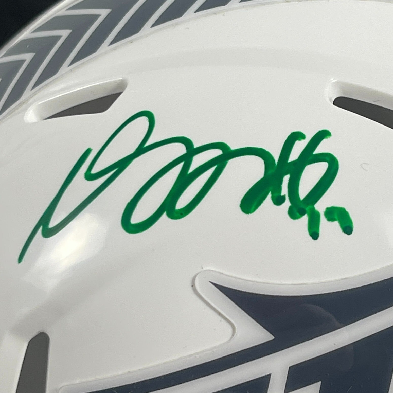 Davante Adams Signed New York Jets 24 Salute Mini Helmet Beckett Wit BAS COA1