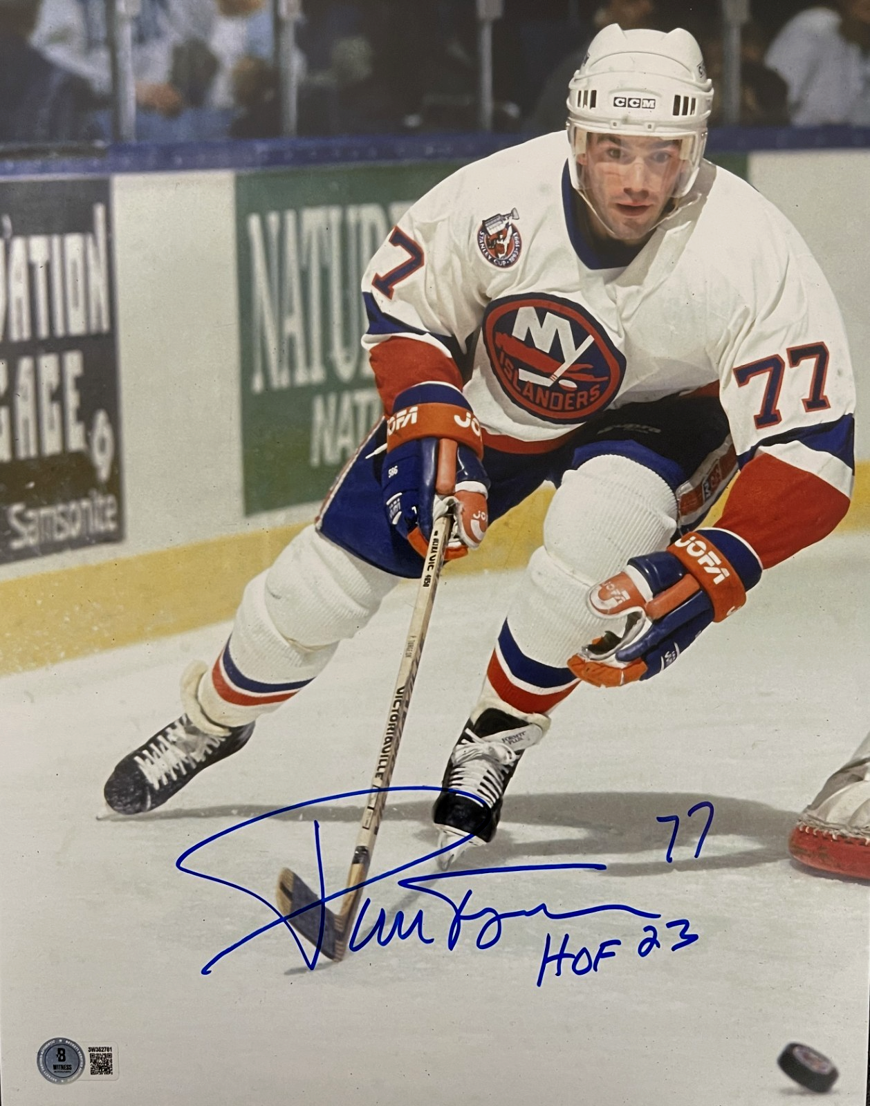 Pierre Turgeon Signed New York Islanders 11x14 Photo HOF Beckett Witness BAS COA0