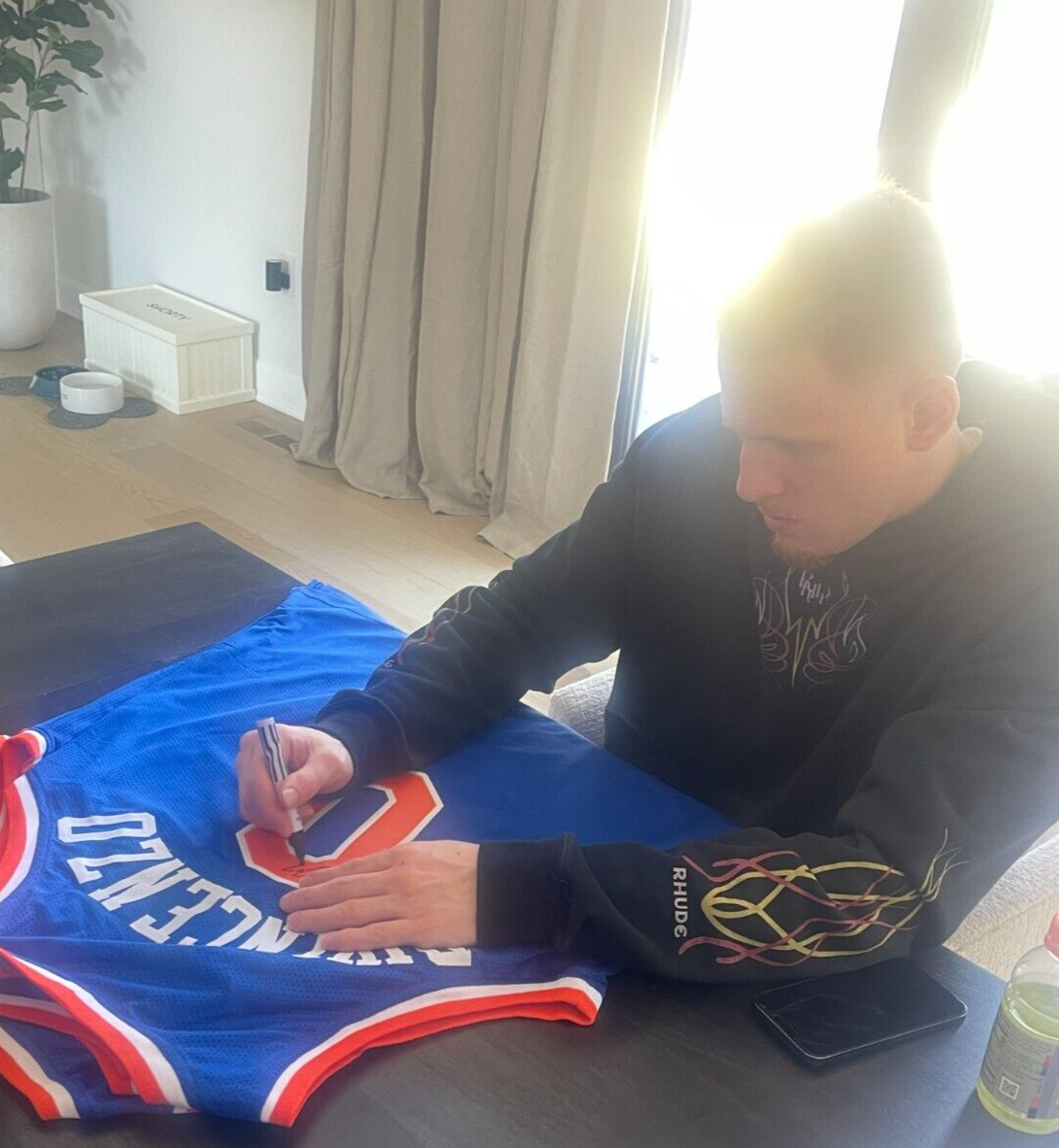 Donte DiVincenzo Signed New York Knicks Custom Jersey Beckett Witness BAS COA3