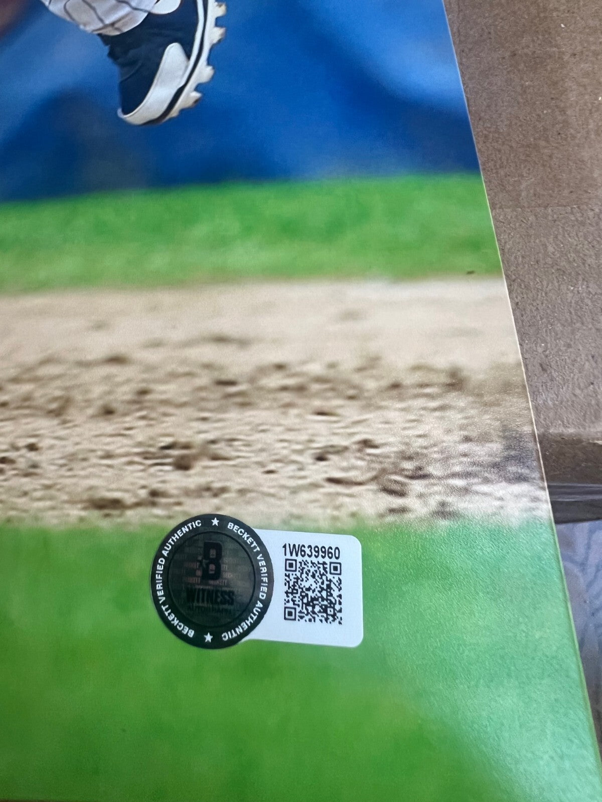 Derrek Lee Signed 16x20 Photo w/ 05 NL BC/SS Beckett Witness BAS COA Cubs2