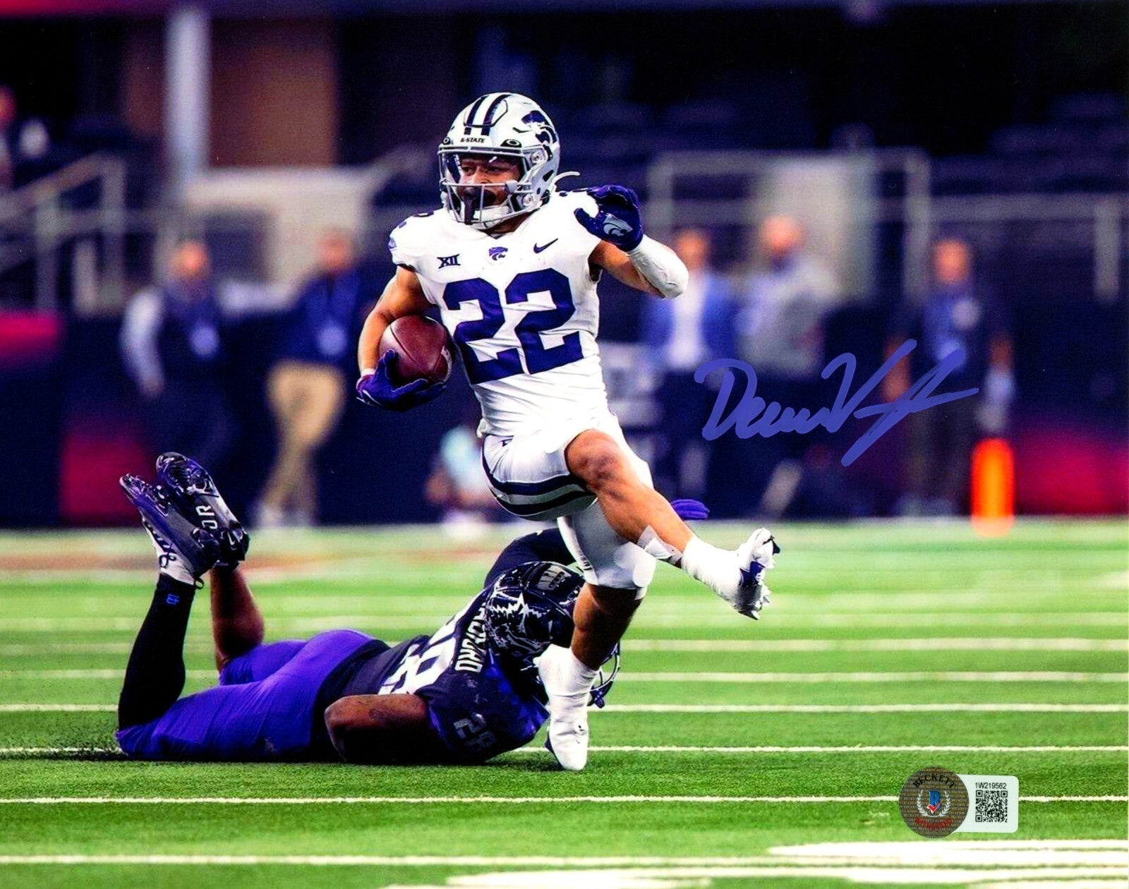 Deuce Vaughn Signed Kansas State 8x10 Photo Beckett Witness BAS COA #40