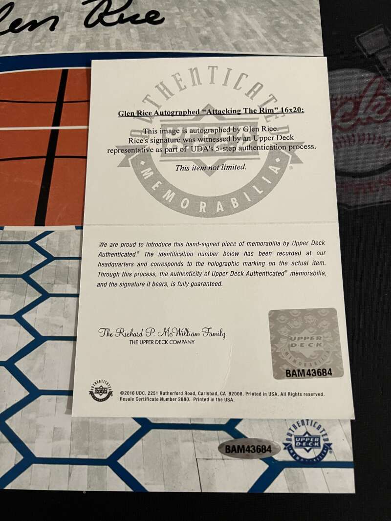 Glen Rice Signed 16x20 Photo Attacking The Rim Upper Deck UDA COA Hornets2