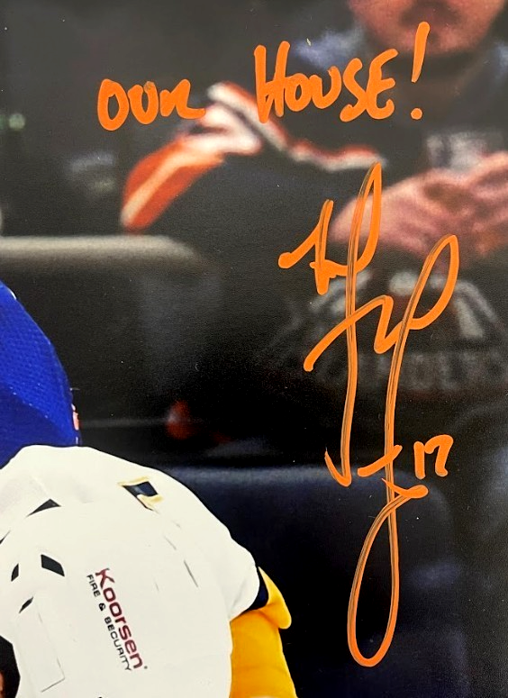 Matt Martin Signed New York Islanders 11x14 Photo w/ Ins Beckett Witness BAS COA1