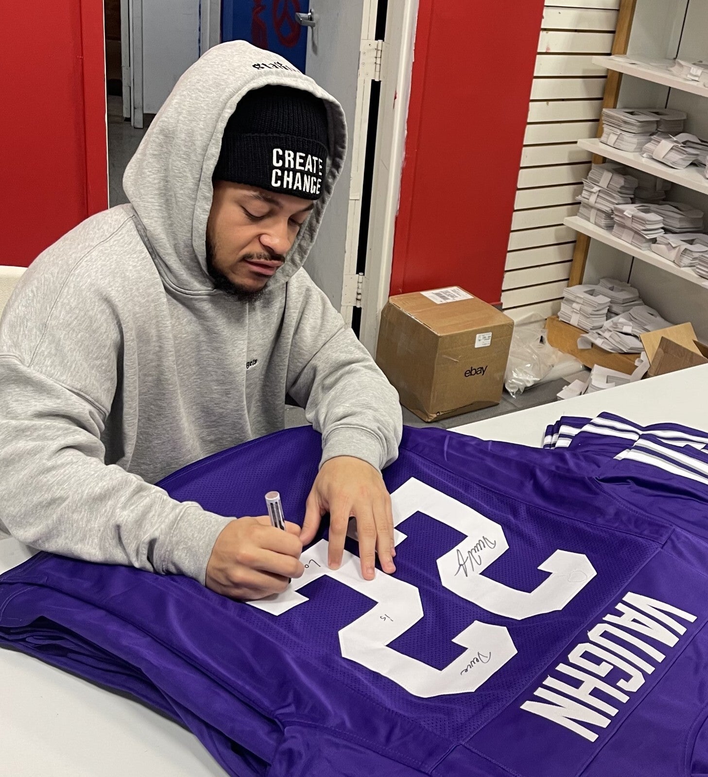 Deuce Vaughn Signed Kansas State Custom Jersey Deuce is Loose Beckett BAS COA5