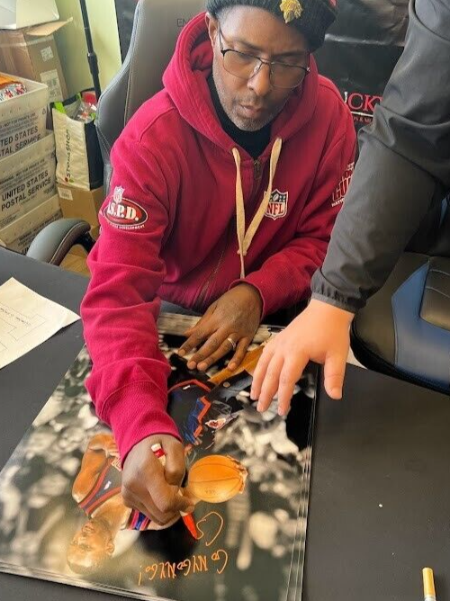 Charlie Ward Signed 16x20 Photo Spotlight w/ GO NY GO NY GO Knicks PSA COA3