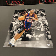 Charlie Ward Signed 16x20 Photo Spotlight w/ GO NY GO NY GO Knicks PSA COA0