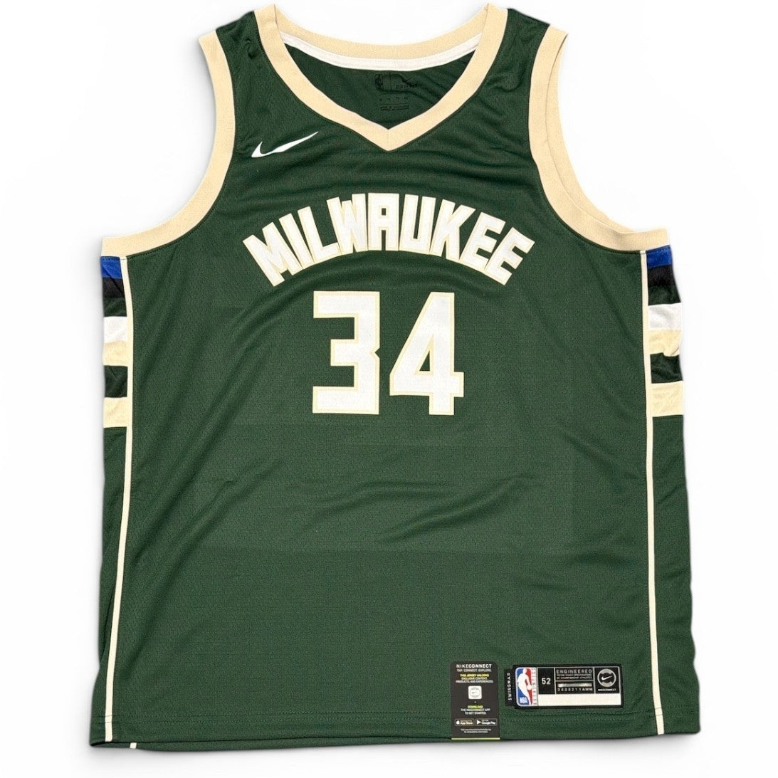Giannis Antetokounmpo Signed Milwaukee Bucks Nike Jersey Beckett Witness BAS COA2