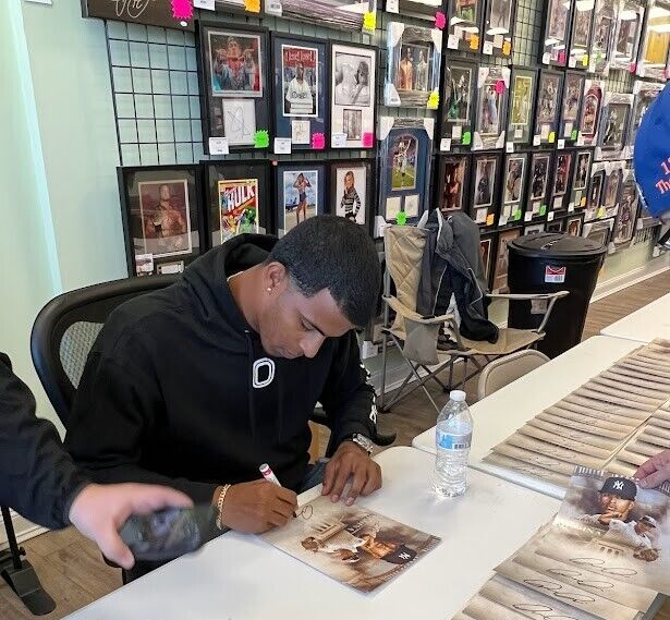 Luis Medina Signed Autographed New York Yankees 8x10 Photo PSA COA #11