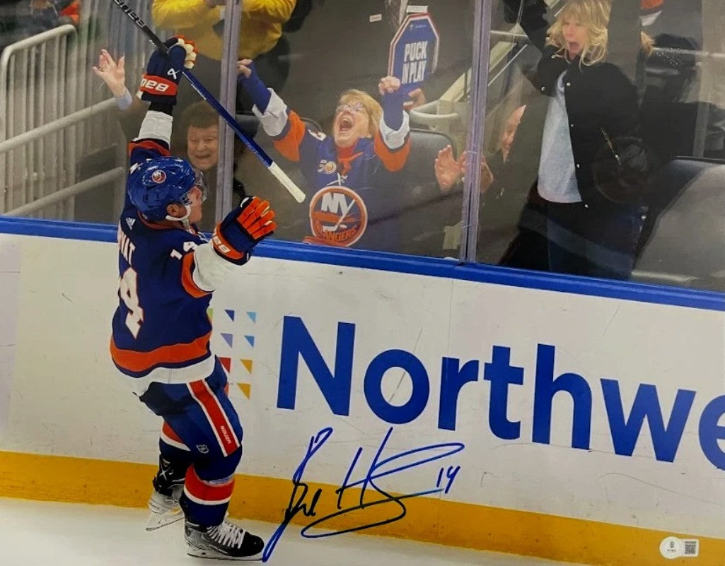 Bo Horvat Signed New York Islanders 16x20 Photo Beckett Witness BAS COA